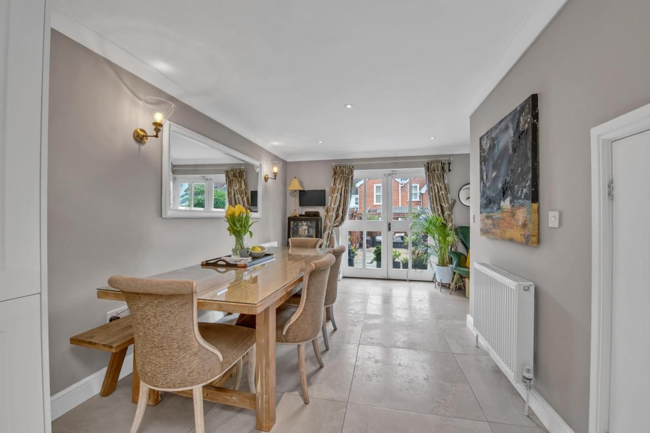 Stylish 3 Bedroom Townhouse For 5 Guests, Set In The Medieval Grid With Off Street Parking Bury St. Edmunds エクステリア 写真
