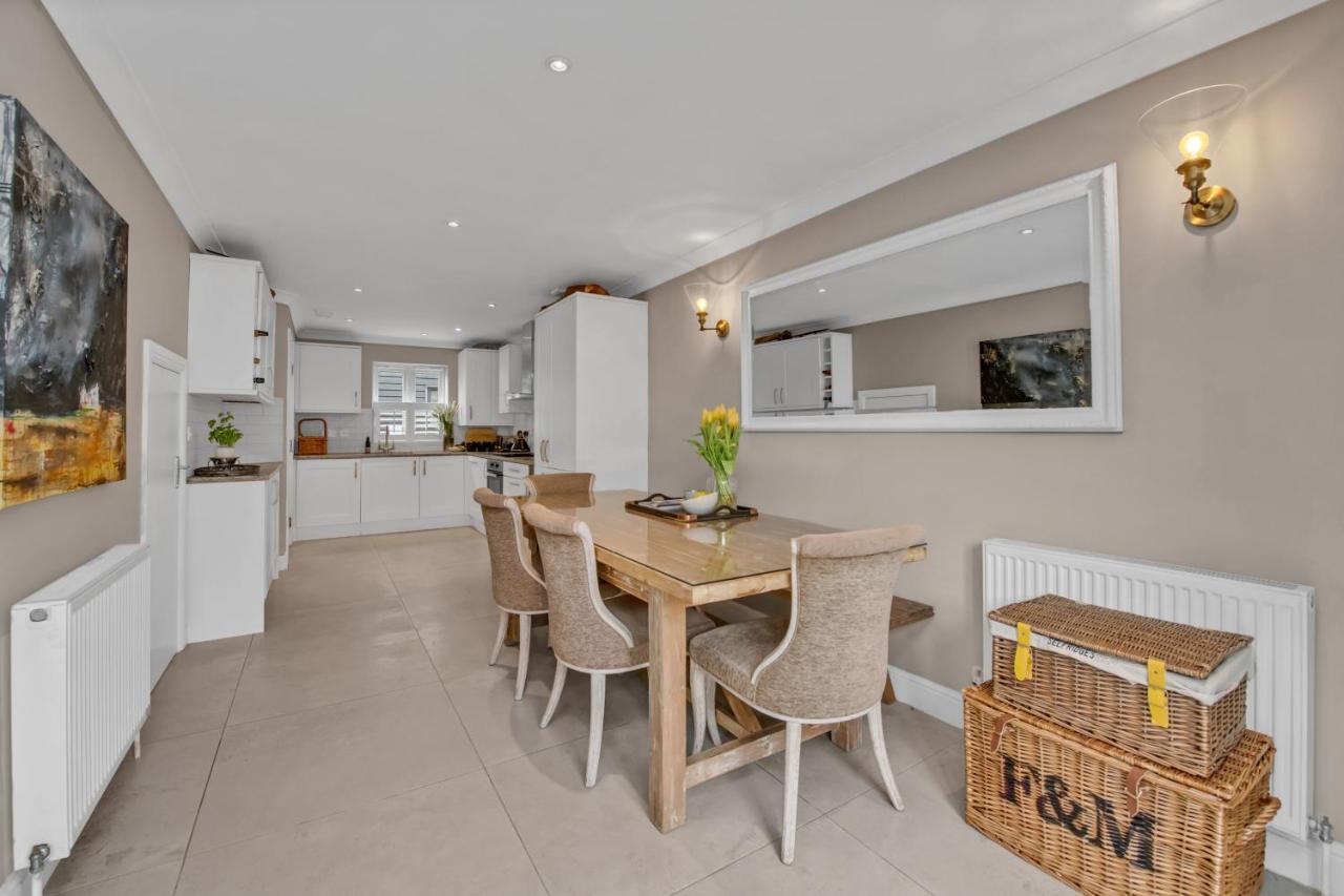 Stylish 3 Bedroom Townhouse For 5 Guests, Set In The Medieval Grid With Off Street Parking Bury St. Edmunds エクステリア 写真