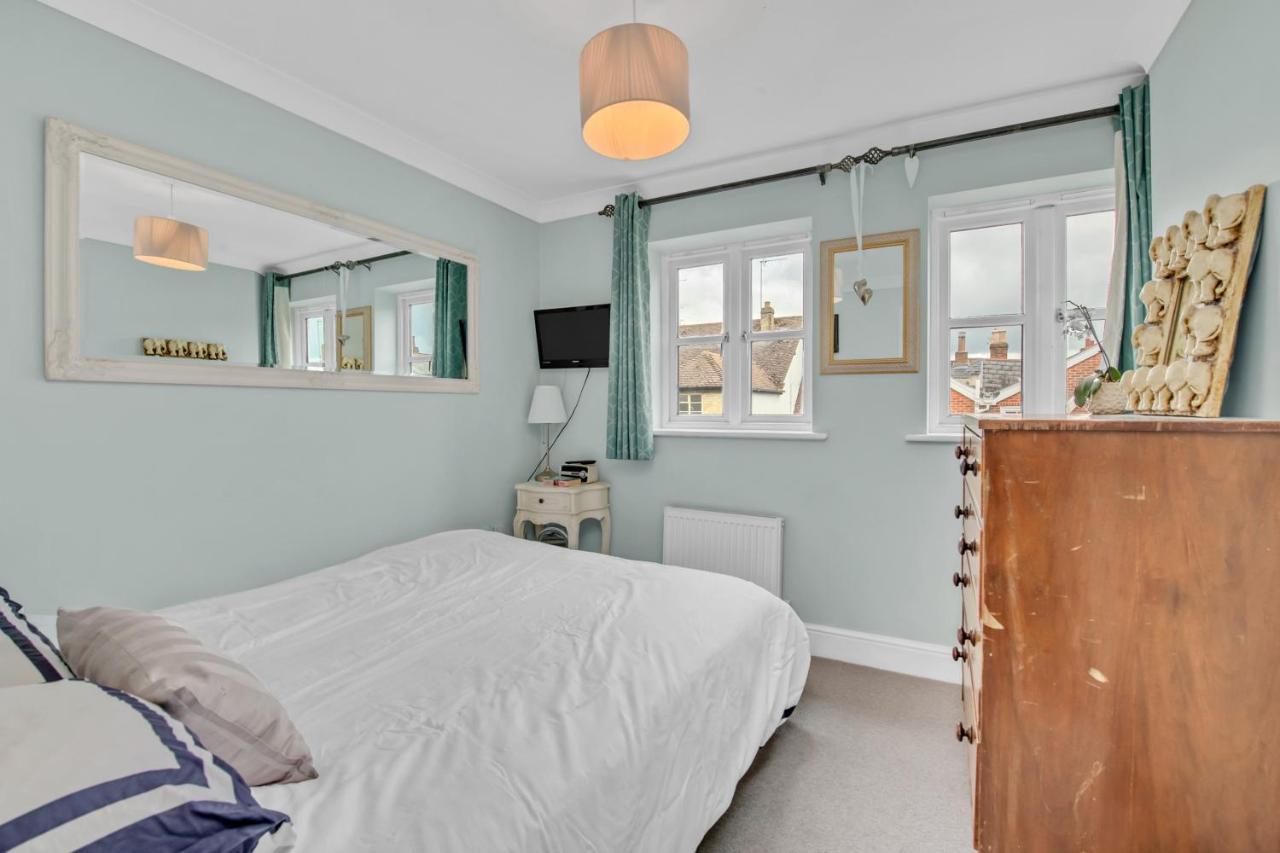 Stylish 3 Bedroom Townhouse For 5 Guests, Set In The Medieval Grid With Off Street Parking Bury St. Edmunds エクステリア 写真