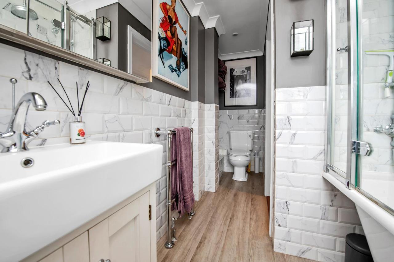 Stylish 3 Bedroom Townhouse For 5 Guests, Set In The Medieval Grid With Off Street Parking Bury St. Edmunds エクステリア 写真