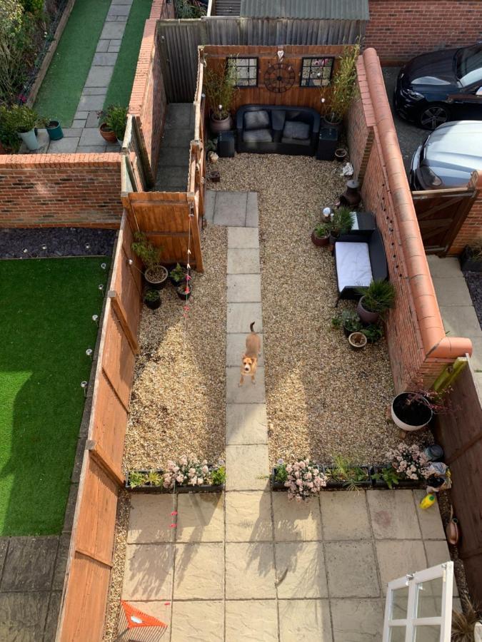 Stylish 3 Bedroom Townhouse For 5 Guests, Set In The Medieval Grid With Off Street Parking Bury St. Edmunds エクステリア 写真